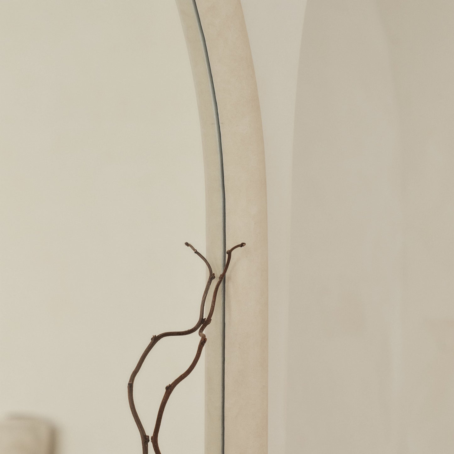 Elis – Specchio in cemento extra grande, a tutta altezza, con arco, 190 cm x 100 cm
