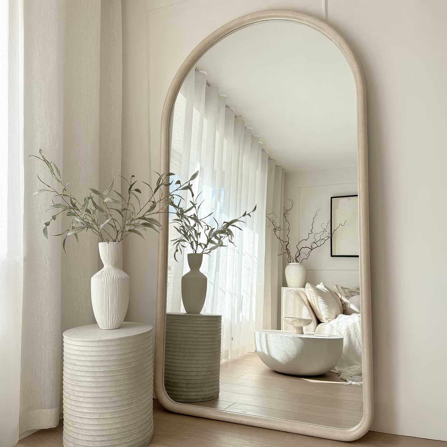 Specchio a figura intera di grandi dimensioni con cornice in cemento curvata – 180 x 100 cm (Liquidazione)